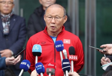 Vietnam Men’s Football Coach Gives Players Taste of His Home in S. Korea