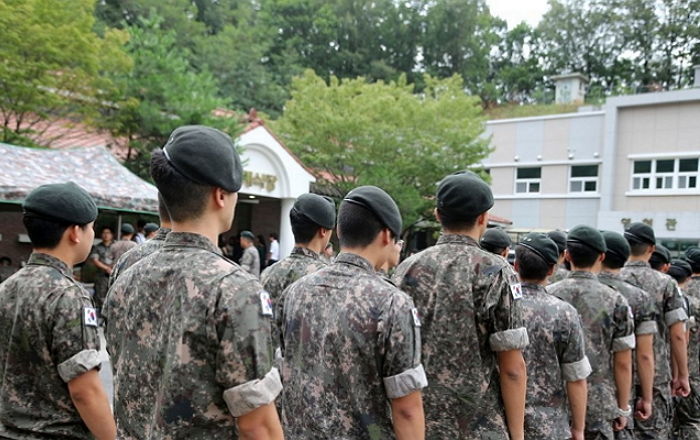 In accordance with the revision, troubled soldiers shall be subject to special education and training programs on the military spirit and service rules for a maximum 15 days. (Yonhap)