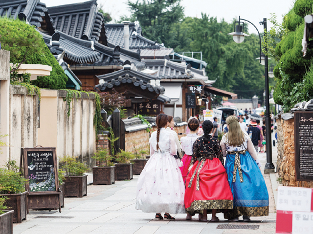 Jeonju plans to rebrand the Hanok Village by creating a more friendly cultural and tourist environment, developing gardens, and upgrading the quality of accommodations to establish world-class tourism infrastructure. (image: Korea Tourism Organization)