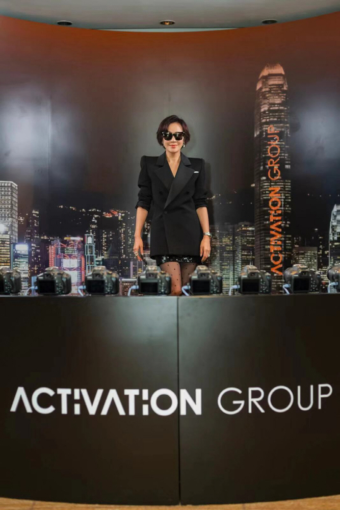 A 360° virtual reality photo is taken of Ms. Carina Lau Kar-ling with Hong Kong’s harbour view as the backdrop. The technology is developed by Activation. (image: Activation Group)