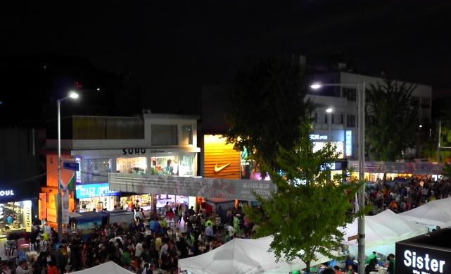 Large crowds on the street in the Itaewon district of Seoul enjoying the Itaewon Global Village Festival on Oct. 12, 2019. (image: Korea Tourism Organization)