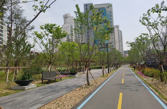 Gyeongui and Gyeongchun Line Forest Parks Help Reduce Fine Dust