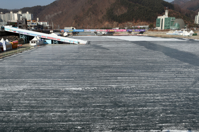 Hwacheon Ice Fishing Festival Opens to Foreigners Saturday