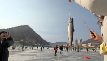 Hwacheon Ice Fishing Festival Reopens to Foreigners