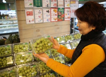 Green Grapes Popular Among Consumers
