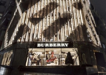 Burberry Cancels Invitations of Korean Celebs to London Show over Coronavirus Concerns