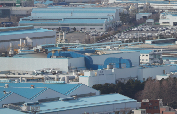 Hyundai Suspends All Assembly Lines over Parts Shortages