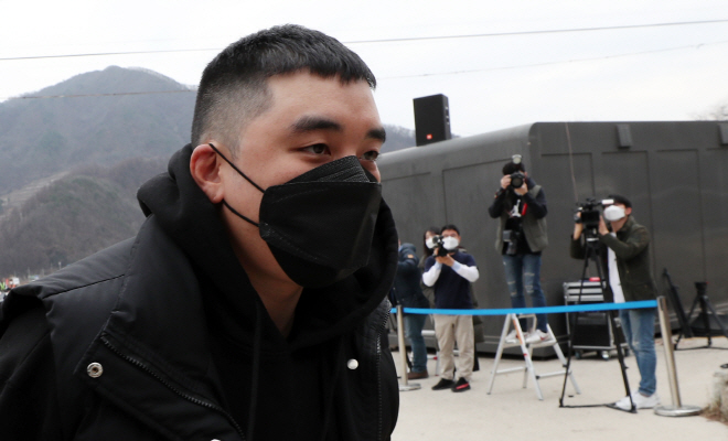 Ex-BIGBANG Member Seungri Begins Military Service