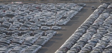 Automakers Struggle with Falling Output, Lower Demand