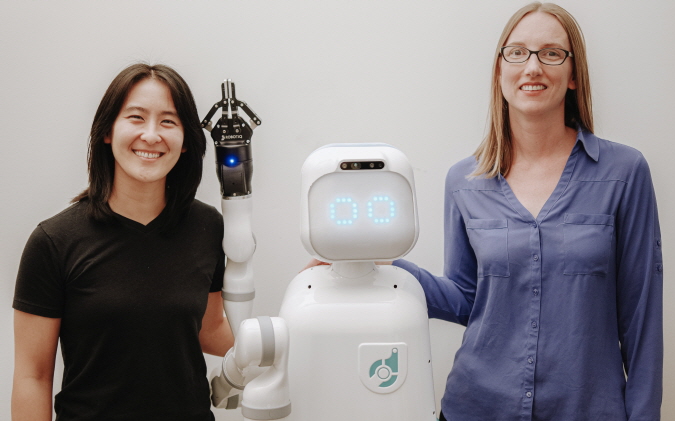 Diligent Robotics founders, Andrea Thomaz (CEO) and Vivian Chu (CTO). (image: Diligent Robotics)