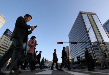 Uncertain Future Means Fewer S. Koreans Changing Jobs