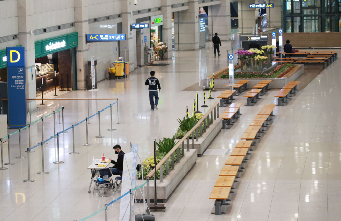 This photo taken on April 23, 2020, shows Incheon International Airport relatively empty. (Yonhap)