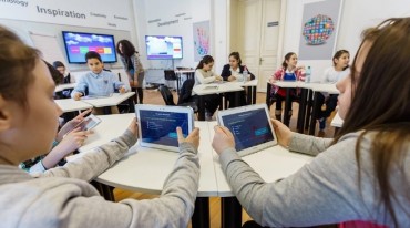 Samsung Electronics Offers Education Support Worldwide
