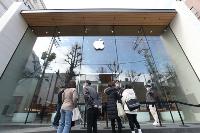 Apple to Reopen Store in South Korea on Sat.
