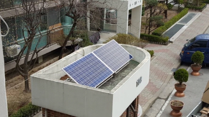 Seoul City Distributes Solar Panels to Apartment Security Guard Posts