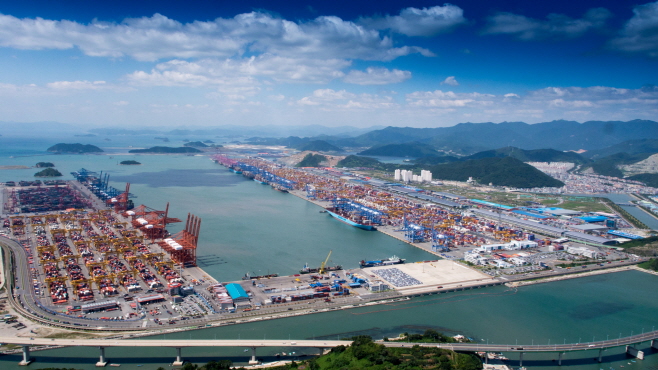 K-quarantine Helps Busan Port Boost Commercial Traffic