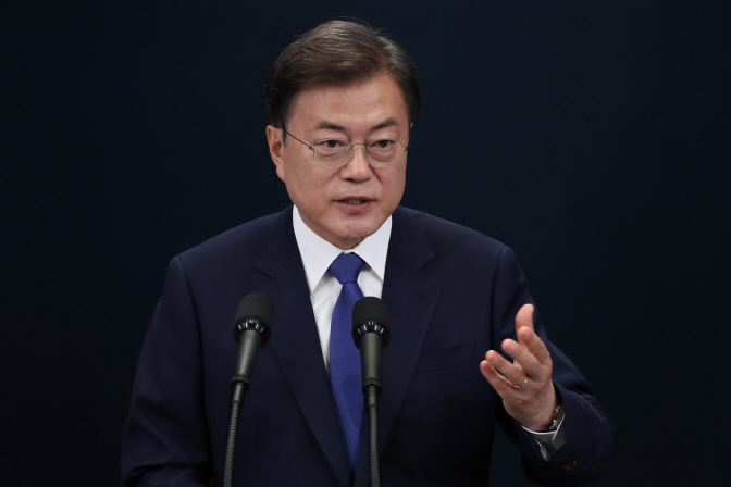 This photo, taken on May 10, 2020, shows President Moon Jae-in delivering a special speech to mark the third anniversary of his inauguration. (Yonhap)