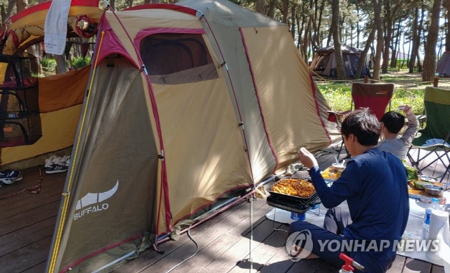 S. Koreans Venture Out to Remote Campgrounds to Avoid Crowds, Virus