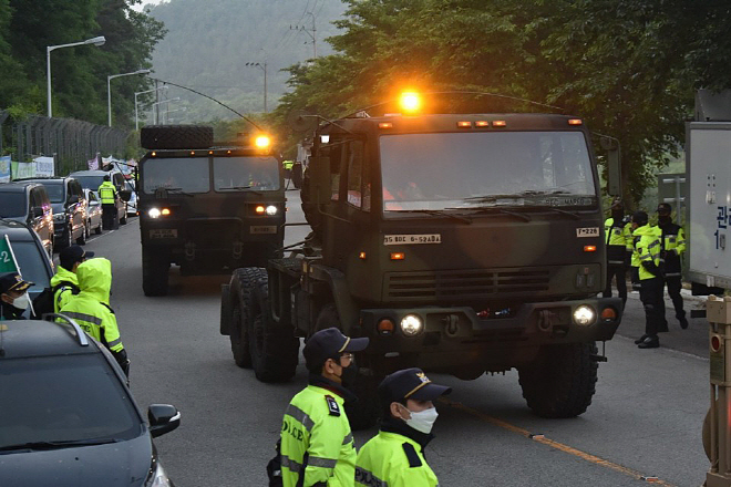 USFK Takes Old THAAD Equipment Out of Seongju Base After Replacement