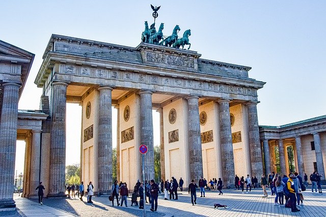 The Brandenburg Gate in Berlin. (image: Pixabay)