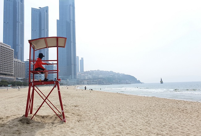 Haeundae Beach Opens Up Without Parasols Be Korea Savvy