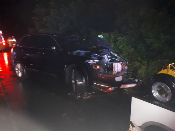 Despite the serious collision, the celebrity couple and their children escaped serious injury. (image: Busan Metropolitan Police Agency)
