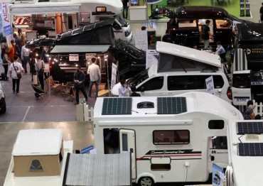 Gov’t to Offer Insurance Premium Discounts for Vehicles Renovated for Camping