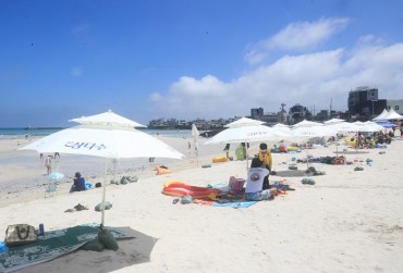 Beaches Open Nationwide amid Coronavirus Jitters