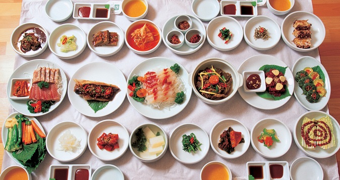 A typical Korean cuisine table arrangement for four people. (Republic of Korea (Koreanet)/Flickr)