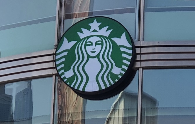 Starbucks Q2 Net Jumps 52 pct Despite Pandemic