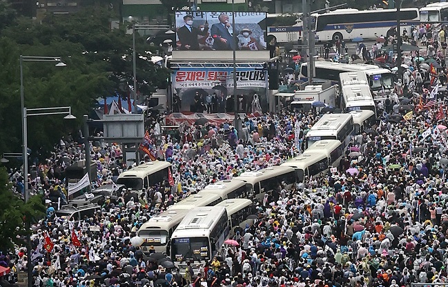 Seoul City to Ban Rallies of 10 or More People in Anti-virus Move