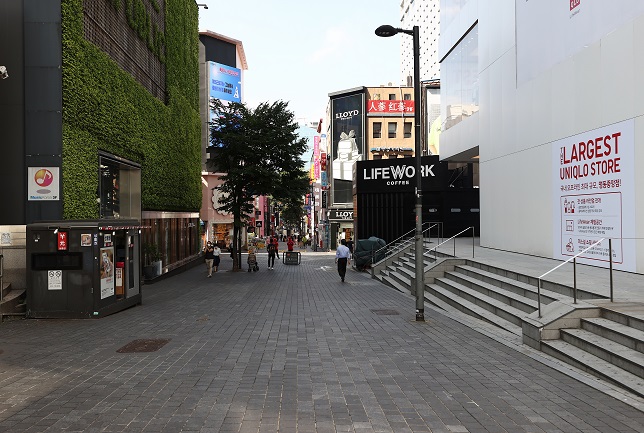 This photo, taken on Sept. 8, 2020, shows the quiet Myeongdong shopping district in central Seoul in the wake of stricter social distancing measures. (Yonhap)