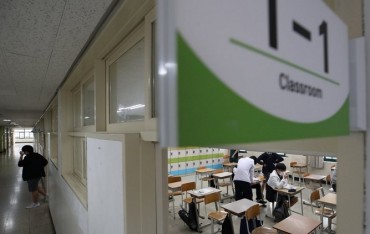 Students in Greater Seoul Return to School as Virus Slows, Learning Gap Widens