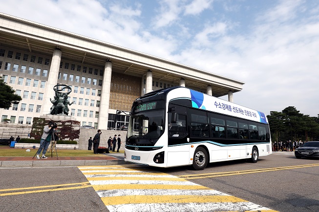 This photo, taken Oct. 12, 2020, and provided by Hyundai Motor, shows a hydrogen fuel cell electric bus adopted by the National Assembly.