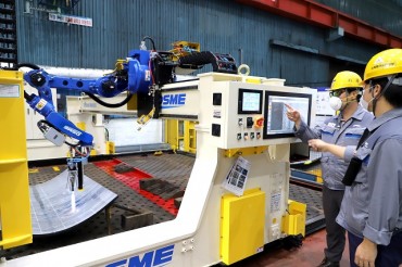 Daewoo Shipbuilding Develops World’s First Metalworking Robot