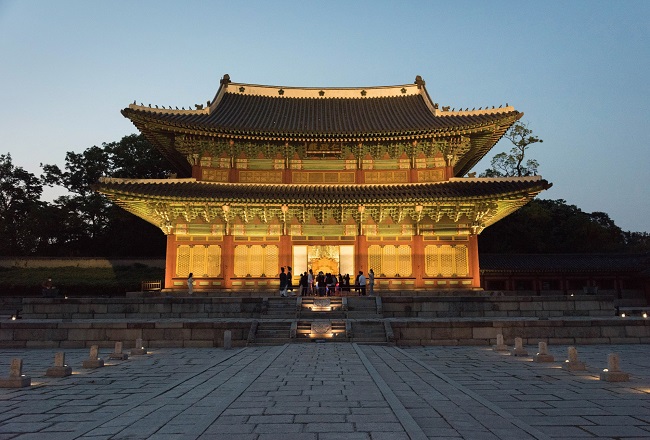 Nighttime Tours of Changdeok Palace to Begin This Week