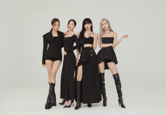 BLACKPINK to Join Hybe’s Fan Community Platform Weverse in Aug.