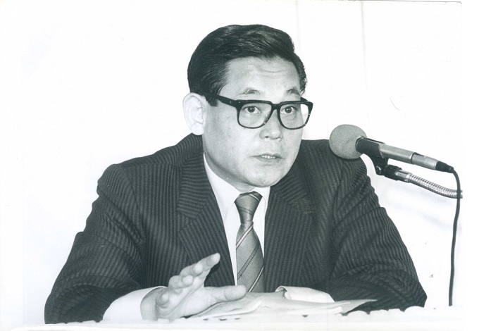 This photo provided by Samsung Group shows Samsung Electronics Chairman Lee Kun-hee at an event in 1988.