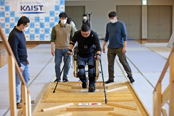 Robot-assisted Competitors Compete at CYBATHLON 2020 Global Edition