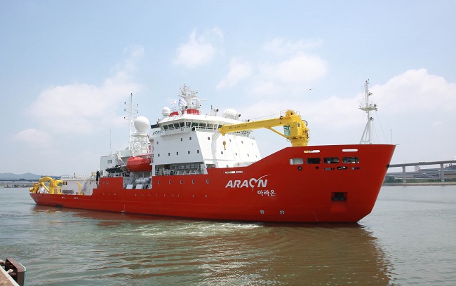 S. Korean Icebreaker Begins Journey to Antarctica amid Coronavirus Pandemic