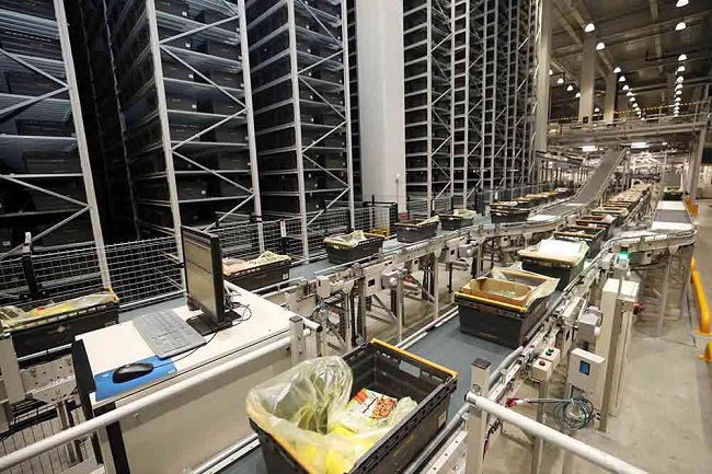 This undated file photo, provided by SSG.COM, shows the high-tech logistics center of the online shopping unit of retail conglomerate Shinsegae.