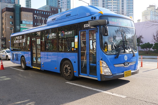 Seoul City Launches 5G Service to Provide Real-time Information to Buses and Taxis