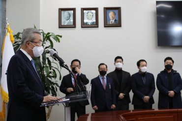 Main Opposition Leader Apologizes for Two Ex-presidents’ Corruption Convictions