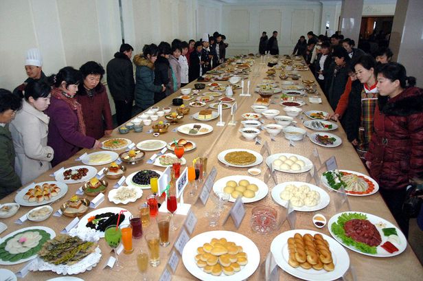 A food festival held in Pyongyang (Yonhap)