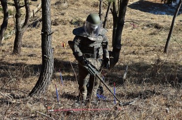 Military Conducts Study to Prevent Land Mine Accidents in Han River Estuary Areas