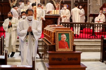S. Koreans Bid Farewell to Cardinal Nicholas Cheong Jin-suk