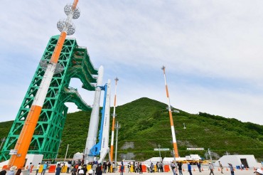 S. Korea Unveils Homegrown Space Rocket for First Time