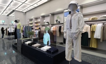 Fashion Industry Opens Offline Stores Despite Popularity of Online Shopping