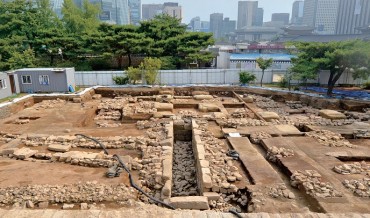 Ruins of Advanced Public Toilet Uncovered at Joseon Dynasty Palace in Seoul