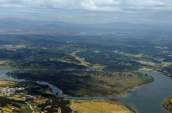 Gyeonggi Lays Out Plan to Turn DMZ into Peace, Ecology Belt